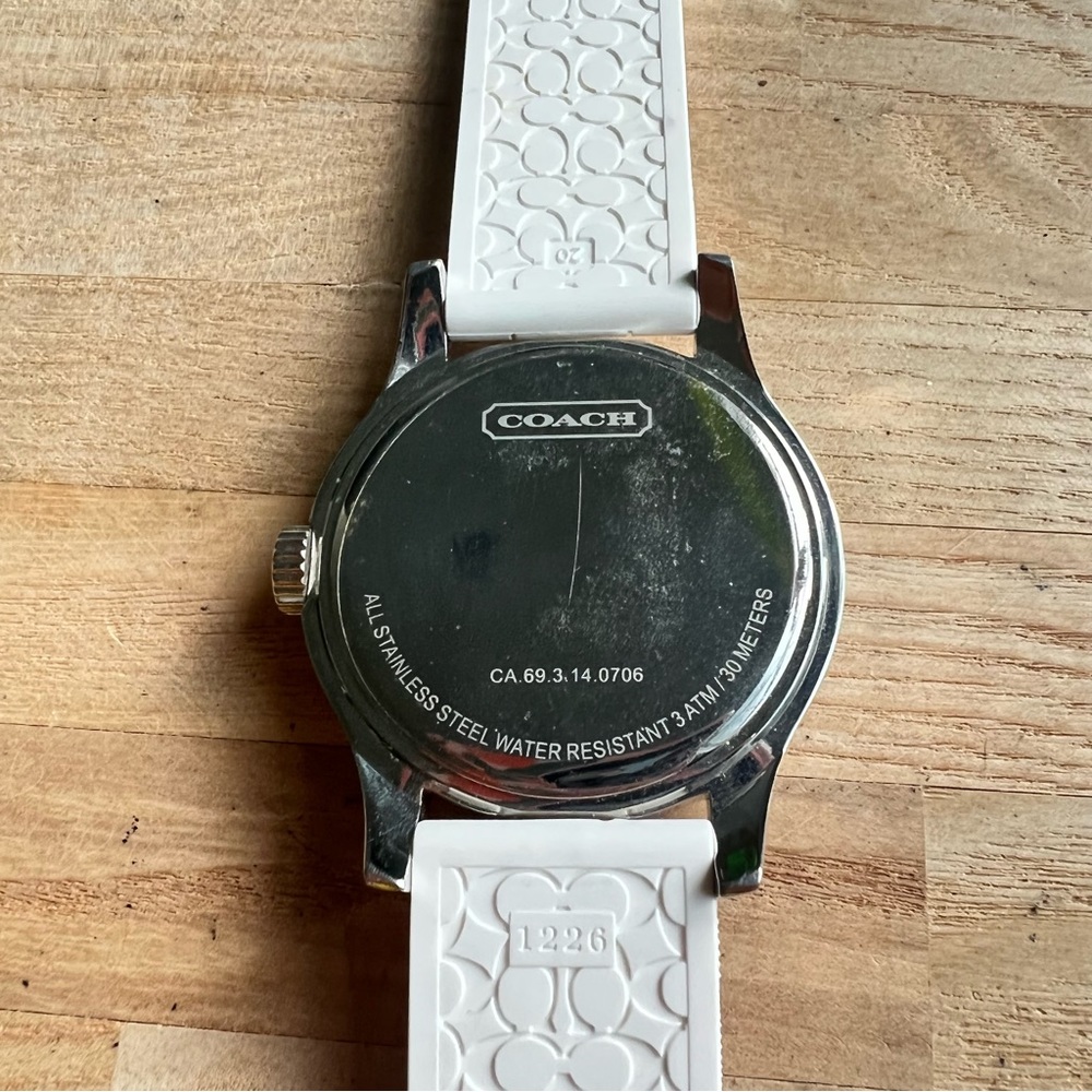 Coach ladies Maddy white dial silver tone sporty watch NEW BATTERY - Picture 4 of 8